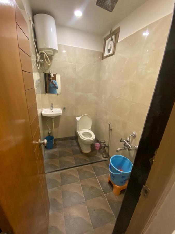 Hotel Raghupati Ayodhya Exteriör bild