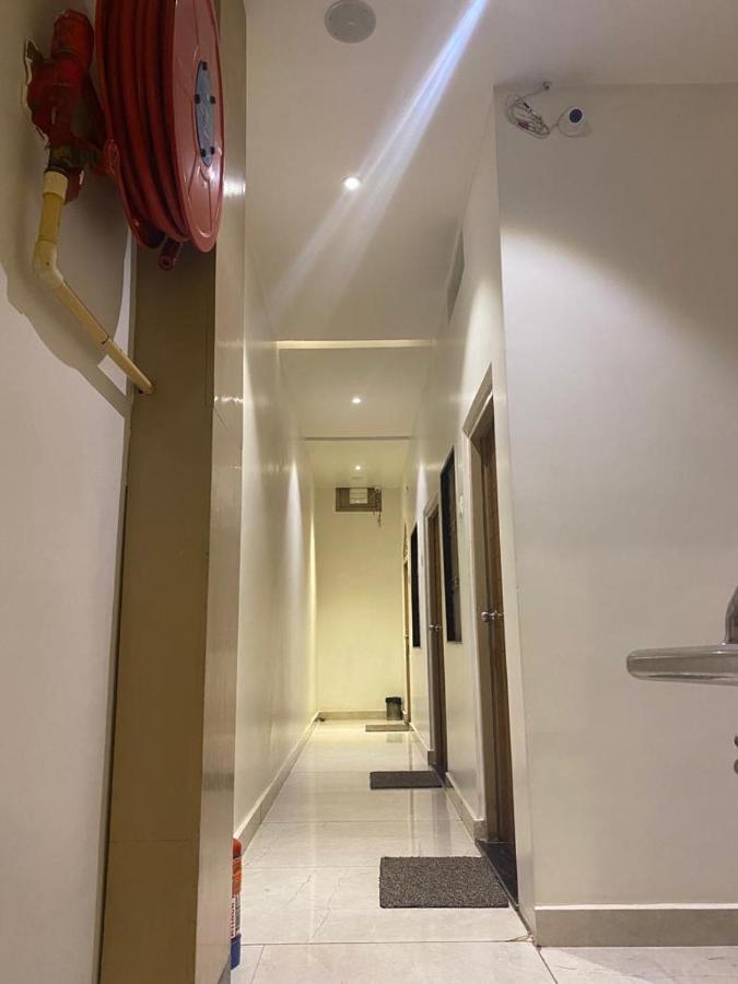 Hotel Raghupati Ayodhya Exteriör bild